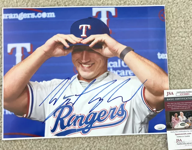 Andres Gimenez singles on a ground ball to third baseman Justin Turner.  Owen Miller to 3rd., 06/17/2022