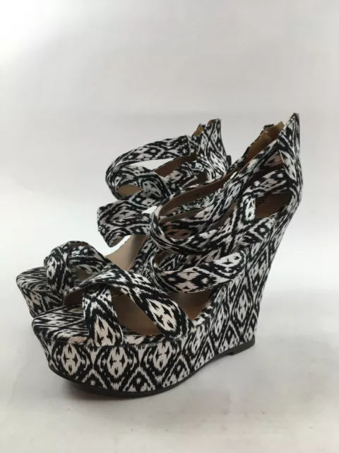 Charlotte Russe Wedges Heels Size 7 Back White Zip With Geographic Print