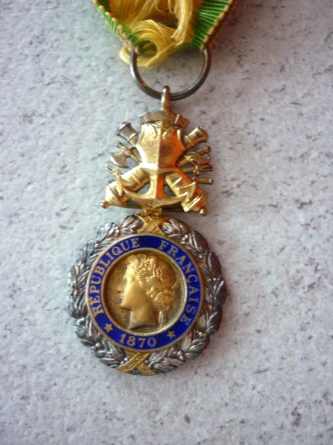 MEDAILLE MILITAIRE ANCIENNE Valeur Et Discipline Guerre 1870 EUR 15,00