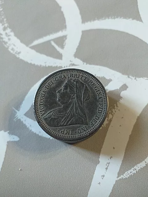 Petite Ancienne Boite Armoiries Anglaise Avec Mini Monnaie.
