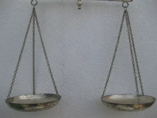 antigua balanza para el pesado de azafrán 3