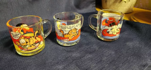 Vintage McDonald's GARFIELD  Glass Coffee Mugs Cups Jim Davis 1978!