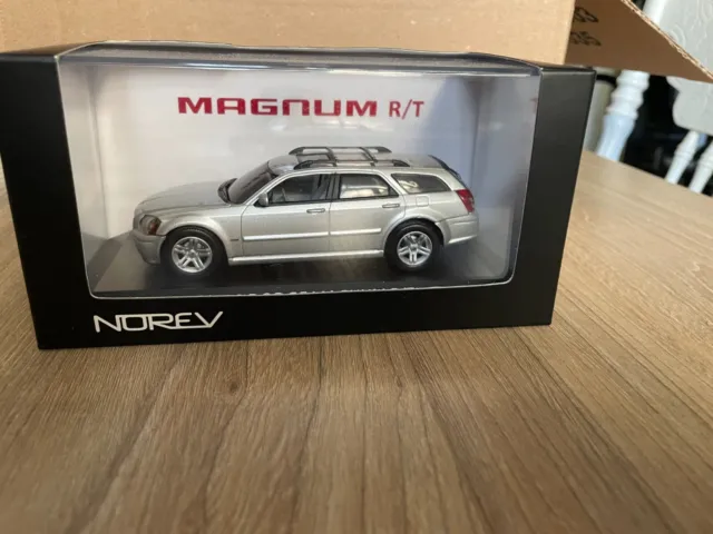 Dodge Magnum R/T 2006  1/43 Norev