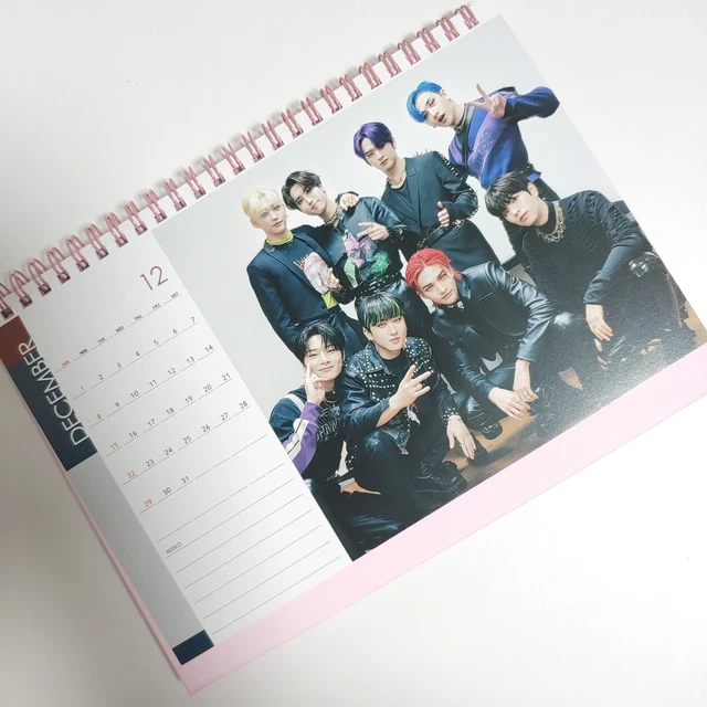 STRAYKIDS STRAY KIDS Photo Desk Calendar 2023 2024 Calender Pink