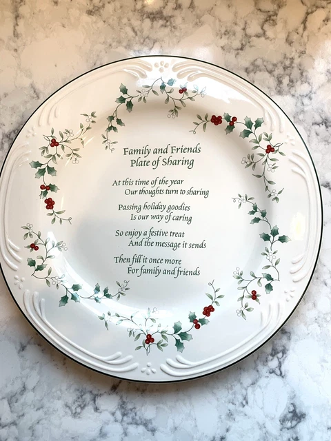Pfaltzgraff Christmas Winterberry Friends & Family Cookie Plate For Sharing 12”
