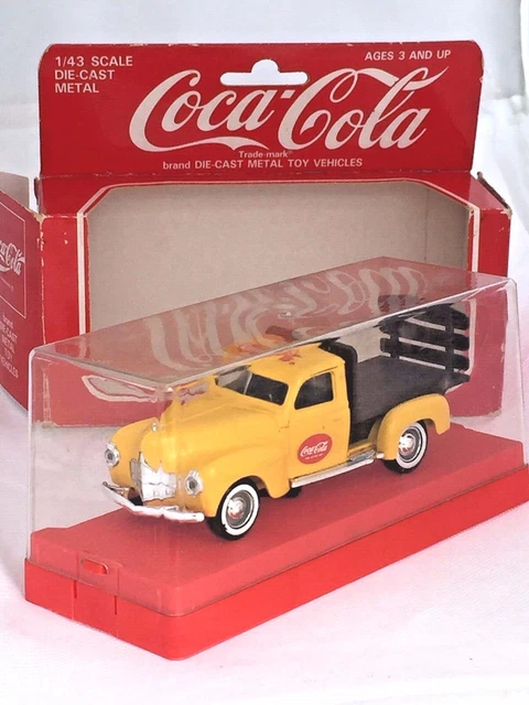 Motorcity 1:43 Holiday Caravan Coca-Cola noël camion rouge 380731