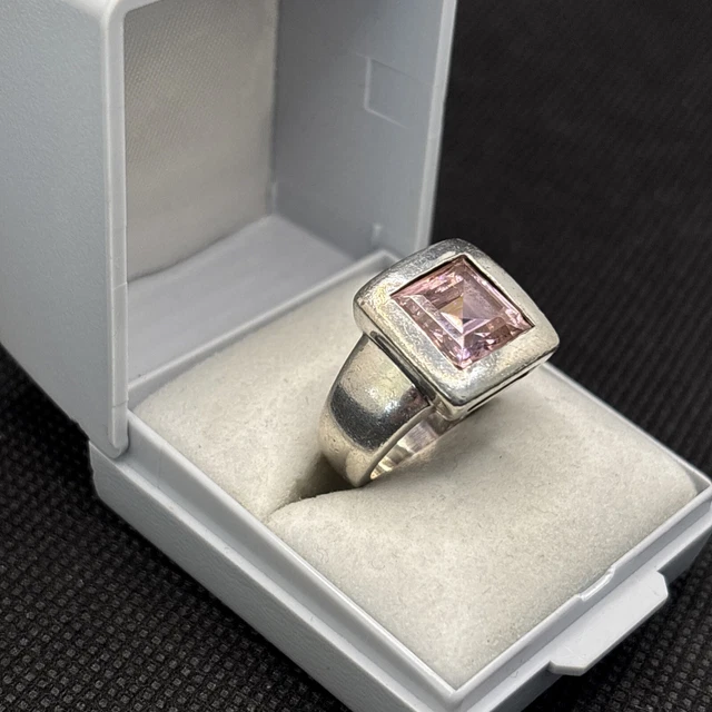 CINQ BAGUES jonc en argent (925) dont une type