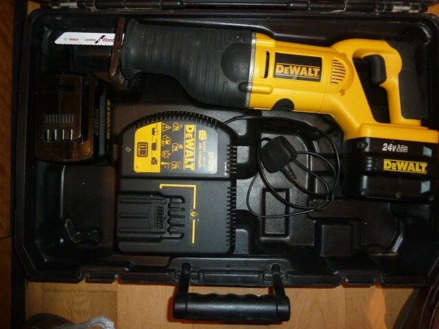Dewalt dw008 on sale reciprocating saw