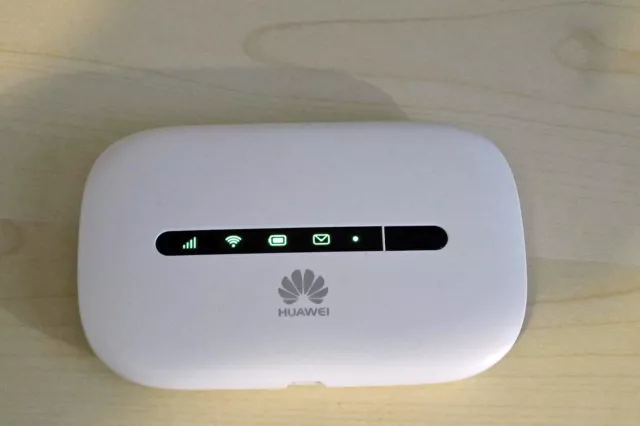 Huawei E5330 2G/3G Wireless Router Hotspot Mobile Broadband WIFI GWC Free Post