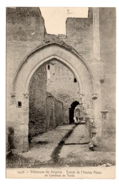 villeneuve-les-avignon , entrée de l'ancien palais du cardinal de turin