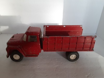 Vintage Ertlpressed Steel / Diecast International Harvester Loadstar Grain Truck