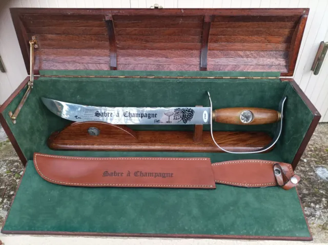 Coffret bois sabre à Champagne etain Roger Orfevre avec socle bois et etui cuir