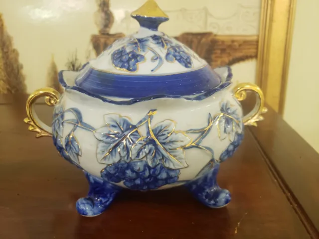 ACCENTS BY JAY Porcelain Decorative Blue Lidded Grapevine Tureen Gold Gilt~VGC!