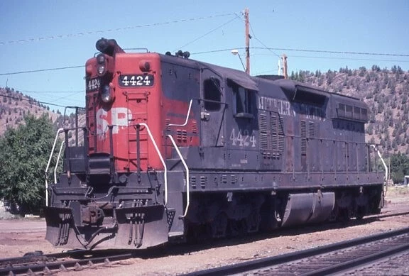 Southern Pacific  Sd9E  #4424  Original Kodachrome Slide