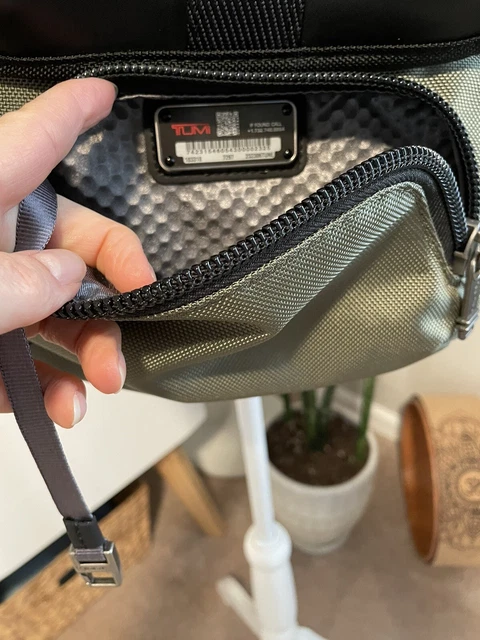 NEW! TUMI Men's Alpha Bravo Barton Crossbody Bag Olive Green & Black 8