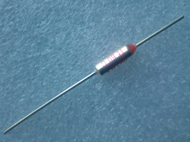 TF 60 ( TF60 ) fusible thermique métallique 10A ( Ampères ) tension 250V     .D9