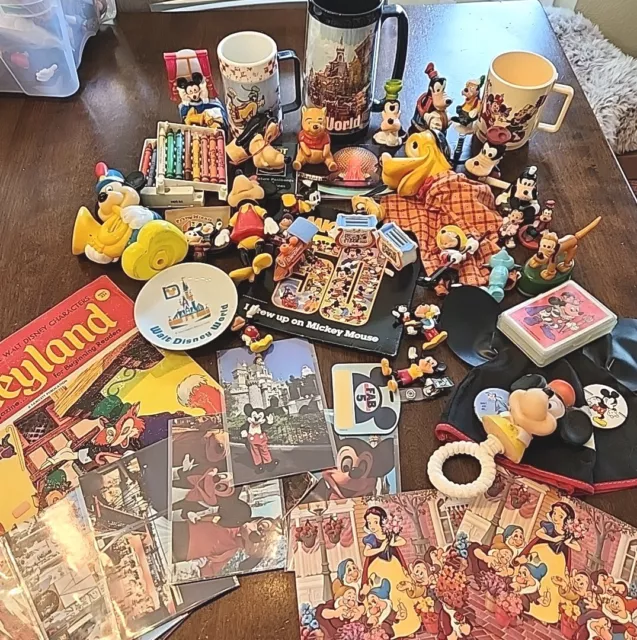 Mixed lot Vtg Walt Disney Souvenirs TOYS POSTCARDS CUP MICKEY DONALD Collection