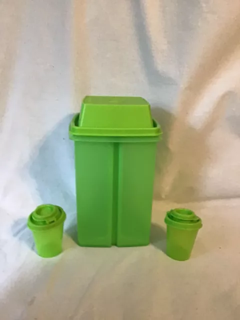 Tupperware  Pick A Deli Large Pickle Veggie Keeper Lime Green Quart & Salt/peppe