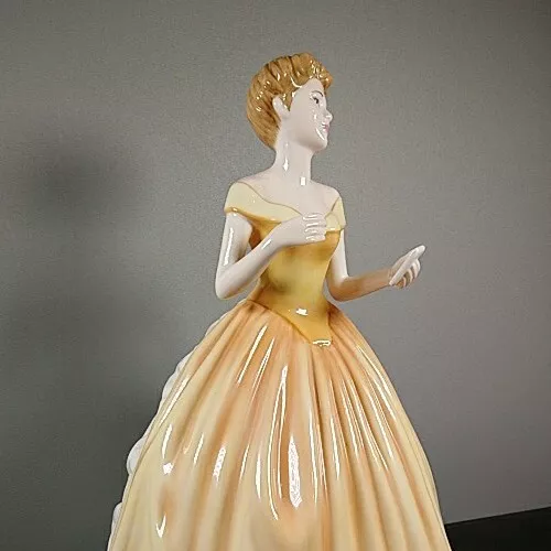 Royal Doulton Figurine Sweet Rose English Figure Yellow HN4731 2005 22cm tall 3