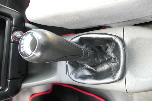 Bouchon De Levier De Vitesse Cuir Noir Surpiqûres Rouges Pour Lancia Kappa (1994-2000)
