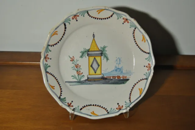 Assiette ancienne 18 siècle faience Nevers centre France gout tombeau Mirabeau