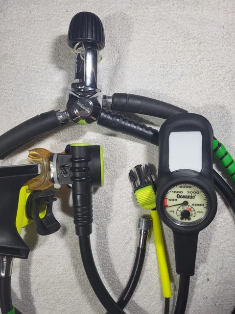 Aqualung Scuba Regulator w/ U.S. Divers Micra and Pivot Gauges nice Aqualung Scuba Regulator w/ U.S. Divers Micra and Pivot Gauges nice