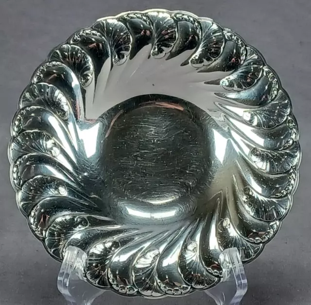 Meriden Britannia Sterling Silver Repousse Floral & Wheat Small Bowl C.1895-1898