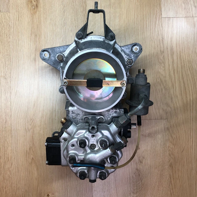 OEM FUEL DISTRIBUTOR For 19861993 MercedesBenz W124 W126 W201 300E 3