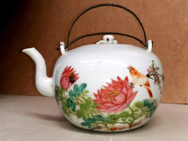 ancienne Théière en Porcelaine de Chine