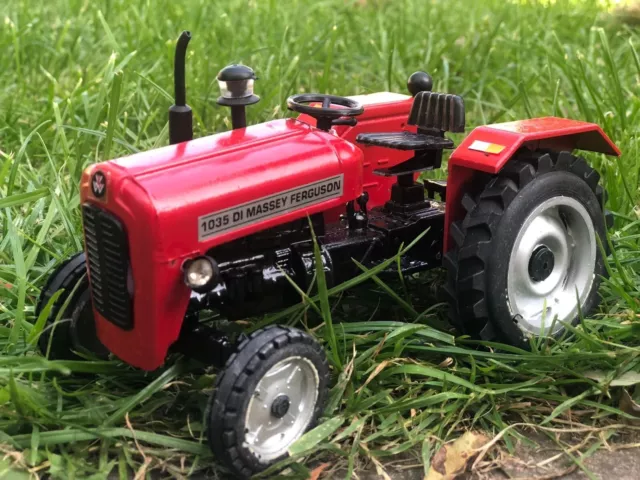 Farm vehicle Toys.. Massey Ferguson 1035 Tractor Model