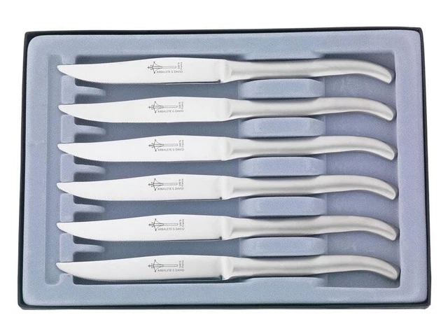 Coffret de 12 couteaux anciens
