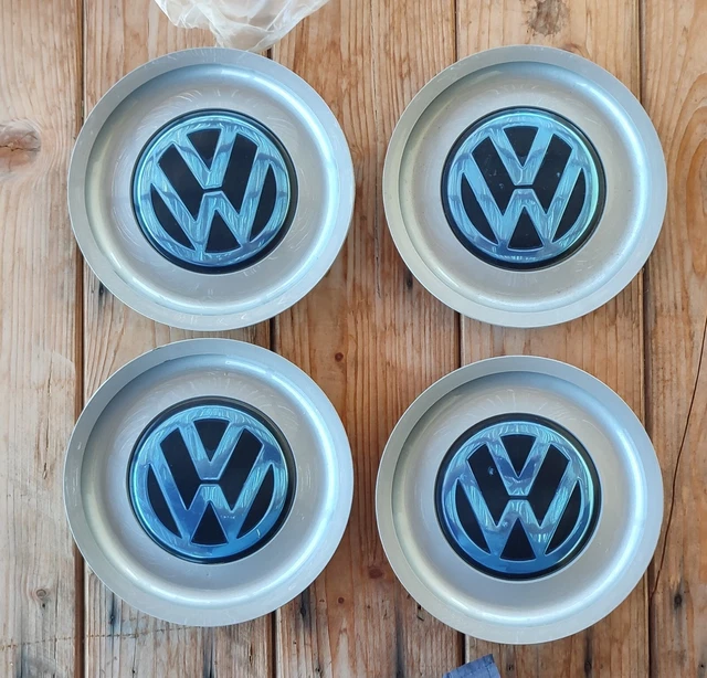 VW n. 4 Coprimozzo originale PVC cod. 1J0601149B