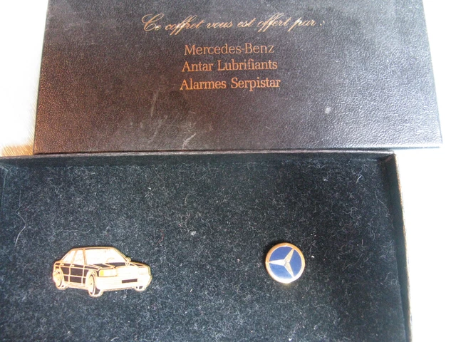 Pin's MERCEDES 4x4 Blanc Arthus Bertrand - Collection, Parfait état, Fabriqué En France