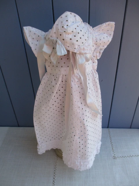 Robe Et Coiffe Blanches  Anciennes Pour Poupee Ancienne