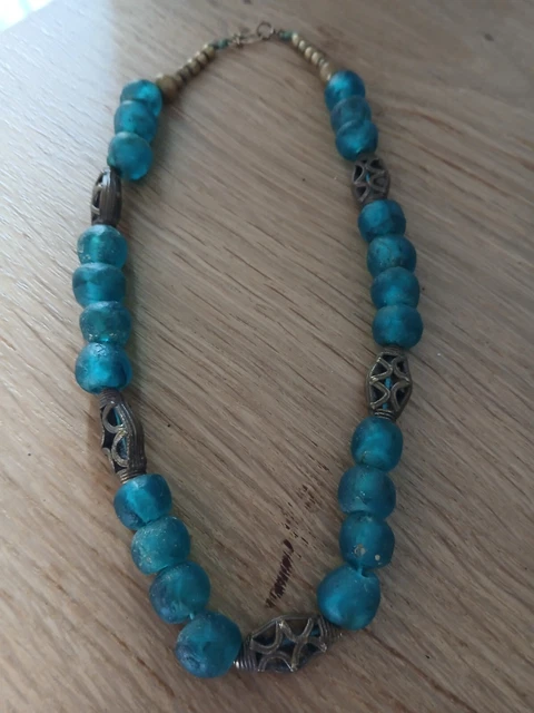 Collier Africain Ancien En Perles Rouges Et Bronze - Artisanat Ethnique Unique