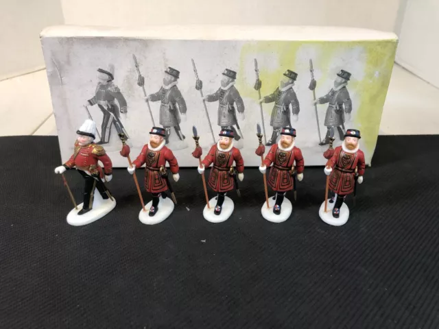 Department 56 heritage Village Collection Yeomen of the Guard Retired