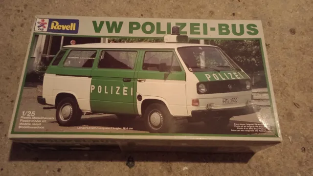 Revell 67706 Model Set VW T3 Bus Modellbausatz mit Farben /Kleber