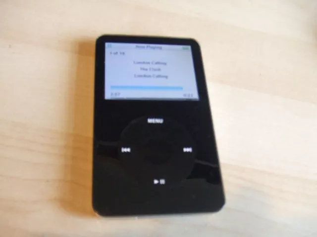 Apple iPod Classic (5th Generation) 80 GB Black , MP3 & Video Player,  (Used) Like New