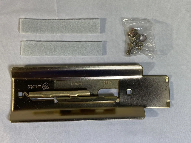 Chateau C-ARL-1 Mini Warehouse Garage Door Flat Door Latch And Lock