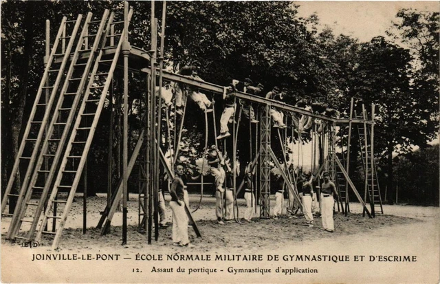 CPA AK JOINVILLE-le-PONT Assaut du portique (676030)