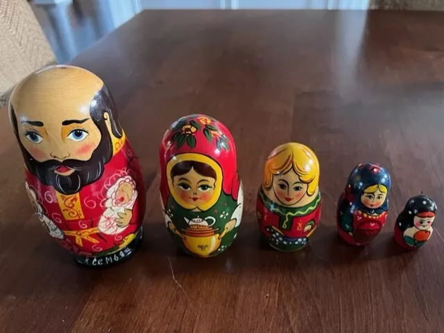 Vintage Russian Nesting Dolls Hand Painted Wood 5-Piece Dolls