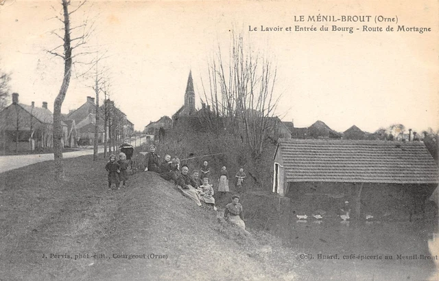 61-LE MENIL BROUT-Le Lavoir et Entree du Bourg - Route de Mortagne-N 6004-C/0043