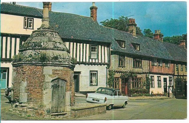 SCARCE OLD POSTCARD - CONDUIT HOUSE & TOWN PUMP - WALSINGHAM  C.1962 Vintage Car