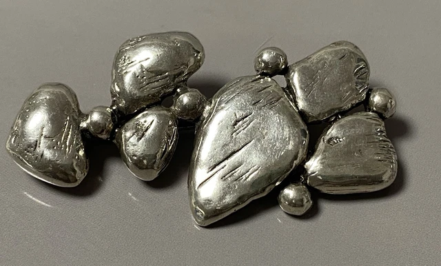 Broche Vintage Matière Première Paris - Étain Et émail Noir - Composition Enroulement