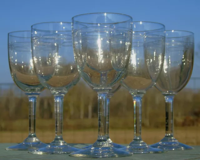 Meisenthal - Service de 6 verres à vin blanc en verre gravé. Début XXe s.