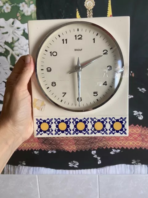 orologio in ceramica vintage anni 60 da  parete