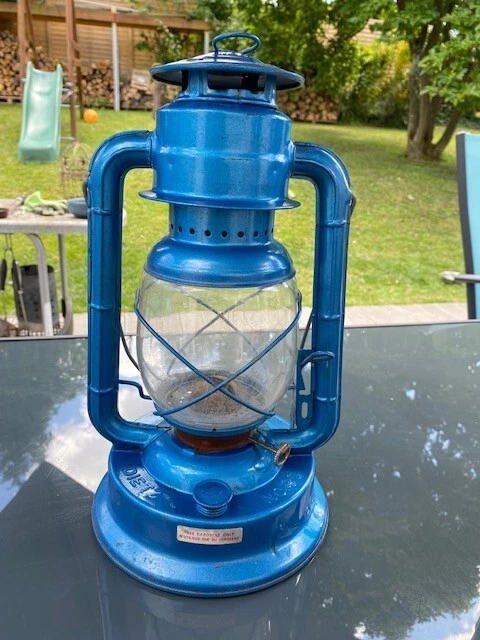 Lanterne De Kérosène Ancienne Lampe À Kérosène Lampe À Huile Rurale Lanterne De Kérosène Ancienne Lampe À Kérosène Lampe À Huile Rurale