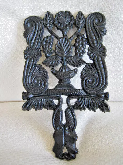 Vtg Virginia Metal Crafter's Cast Iron Trivet -Grapes / scroll Floral Design.9-2