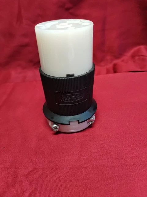Hubble 30Amp 250V 3 Wire Female