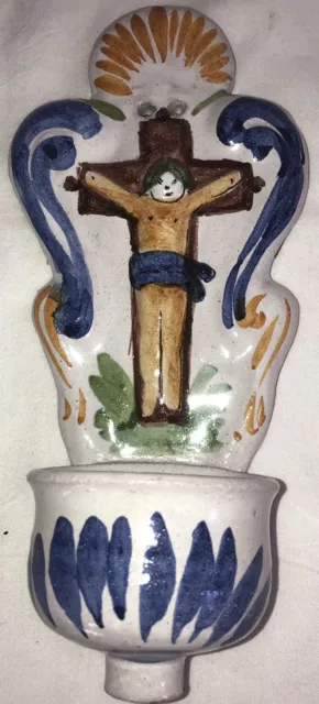Nevers. Benitier Faïence Décor Polychrome Christ En Croix